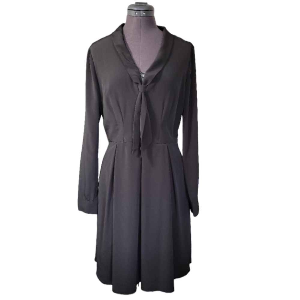 US10 Modcloth Retro Black Long Sleeve Dress with Tie